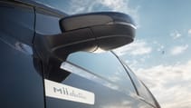 seat_recharges_city_driving_with_the_mii_electric_embargo_09h30_uk_040619_2.jpg