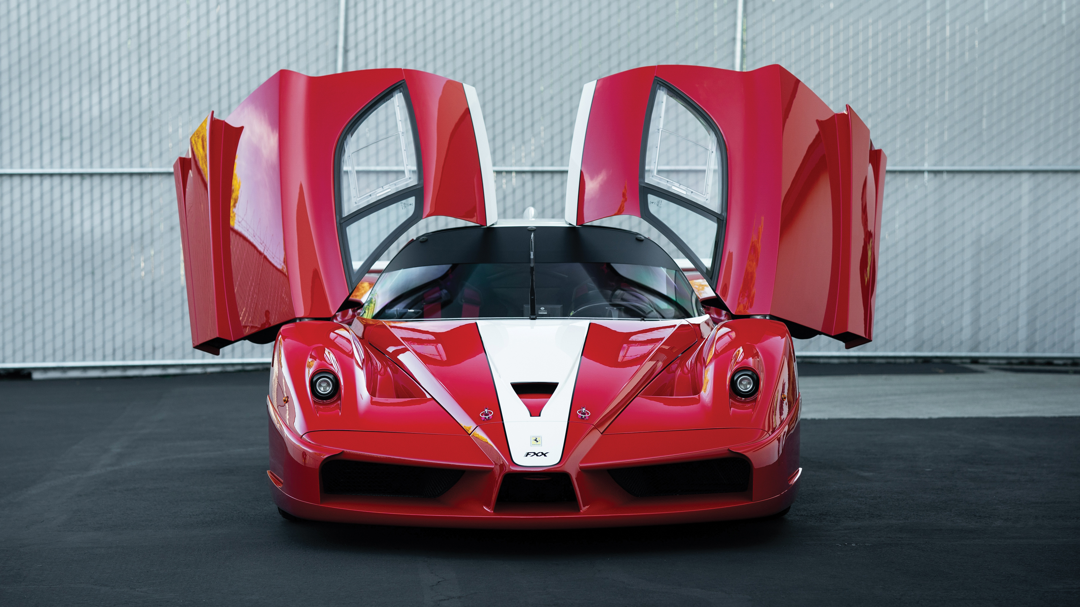You should buy this mint Ferrari FXX at auction | Top Gear