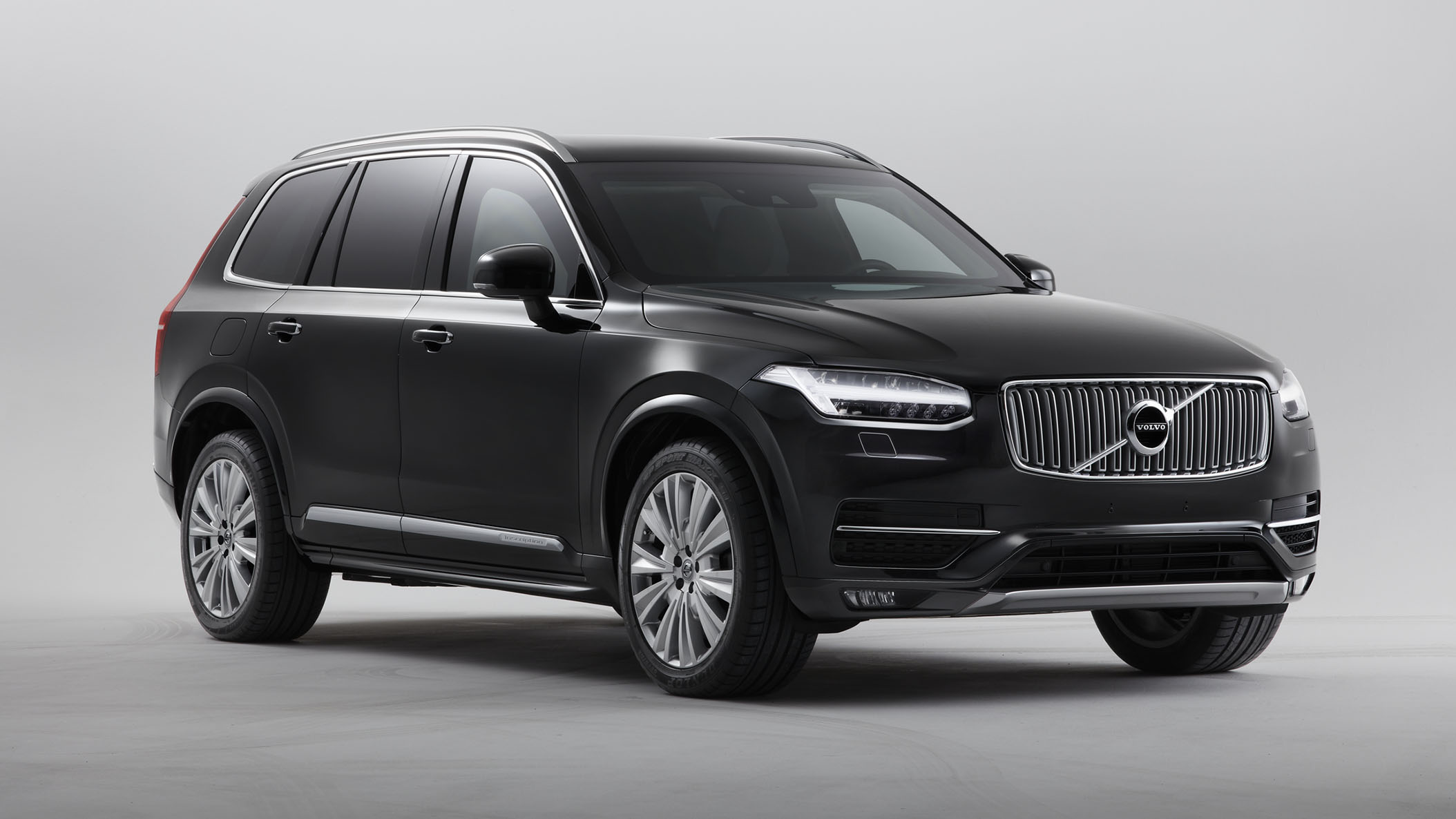 xc90_armoured_-_exterior_2.jpg