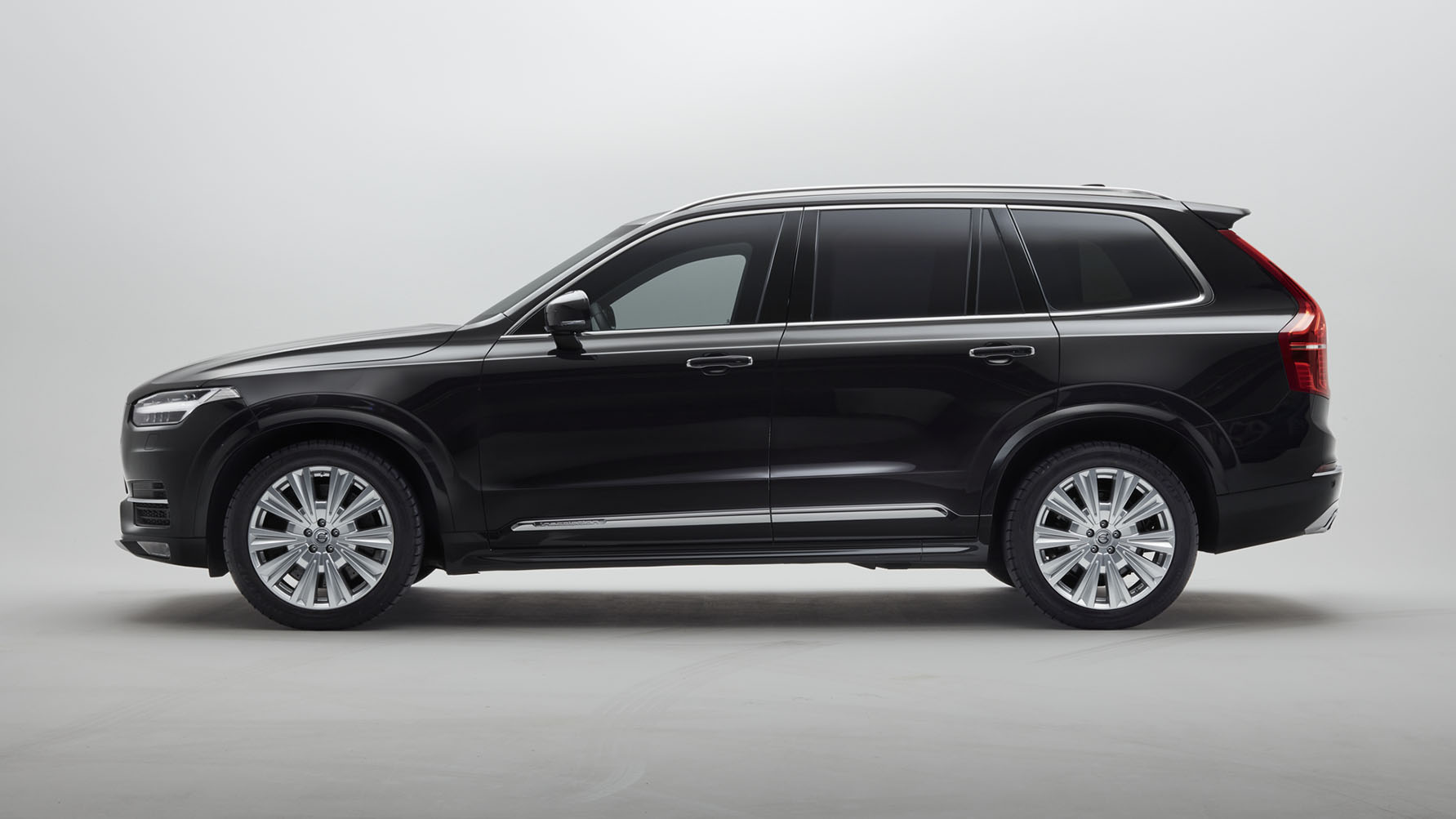 xc90_armoured_-_exterior_3.jpg