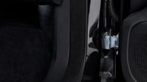 xc90_armoured_-_heavy-duty_door_hinges.jpg