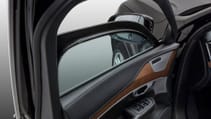 xc90_armoured_light_-_6mm_reinforced_laminated_windows_can_be_partly_lowered_on_driver_and_passenger_doors.jpg