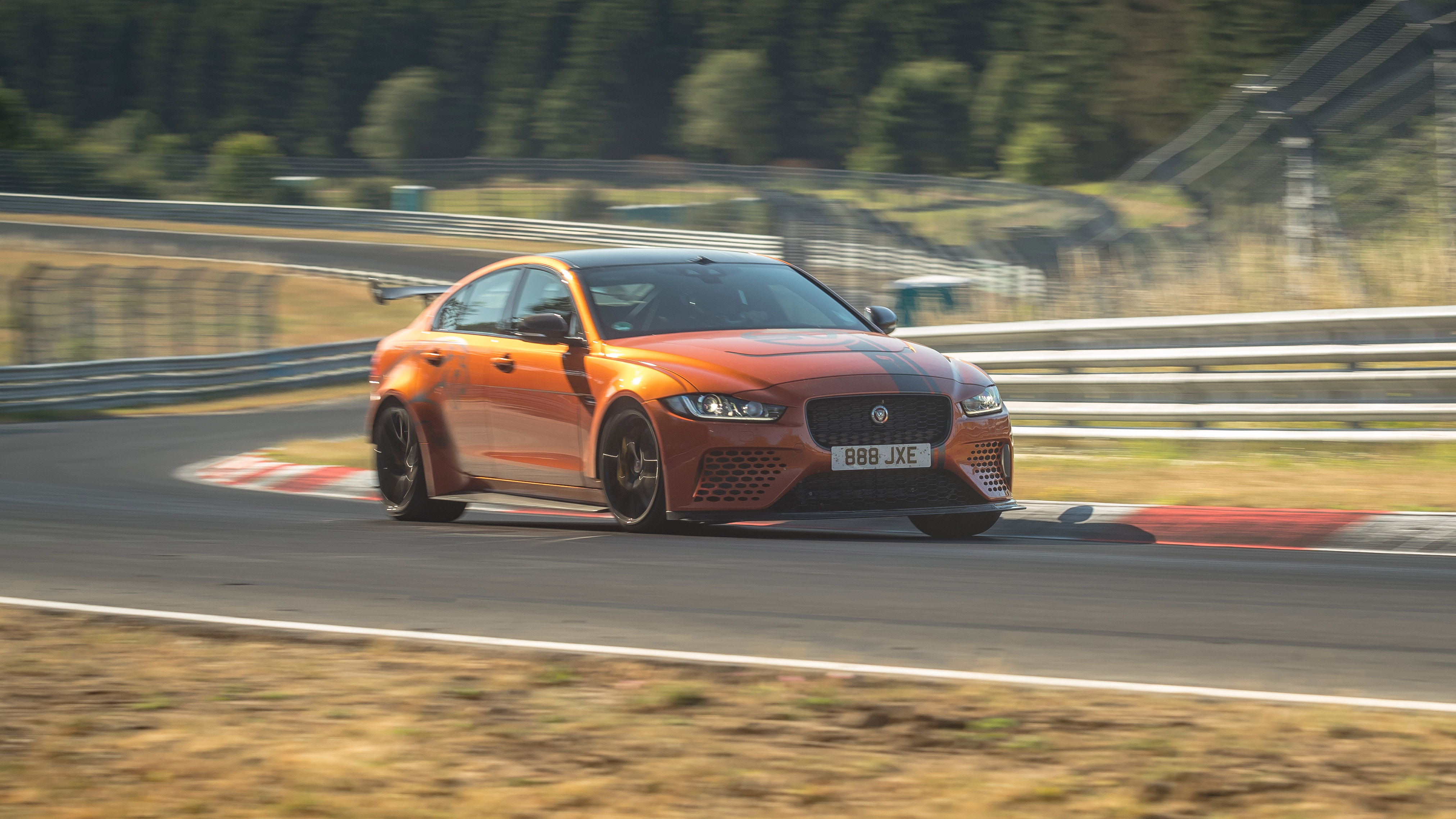 j_project8_19my_nurburgring_record_2019_240719_05.jpg