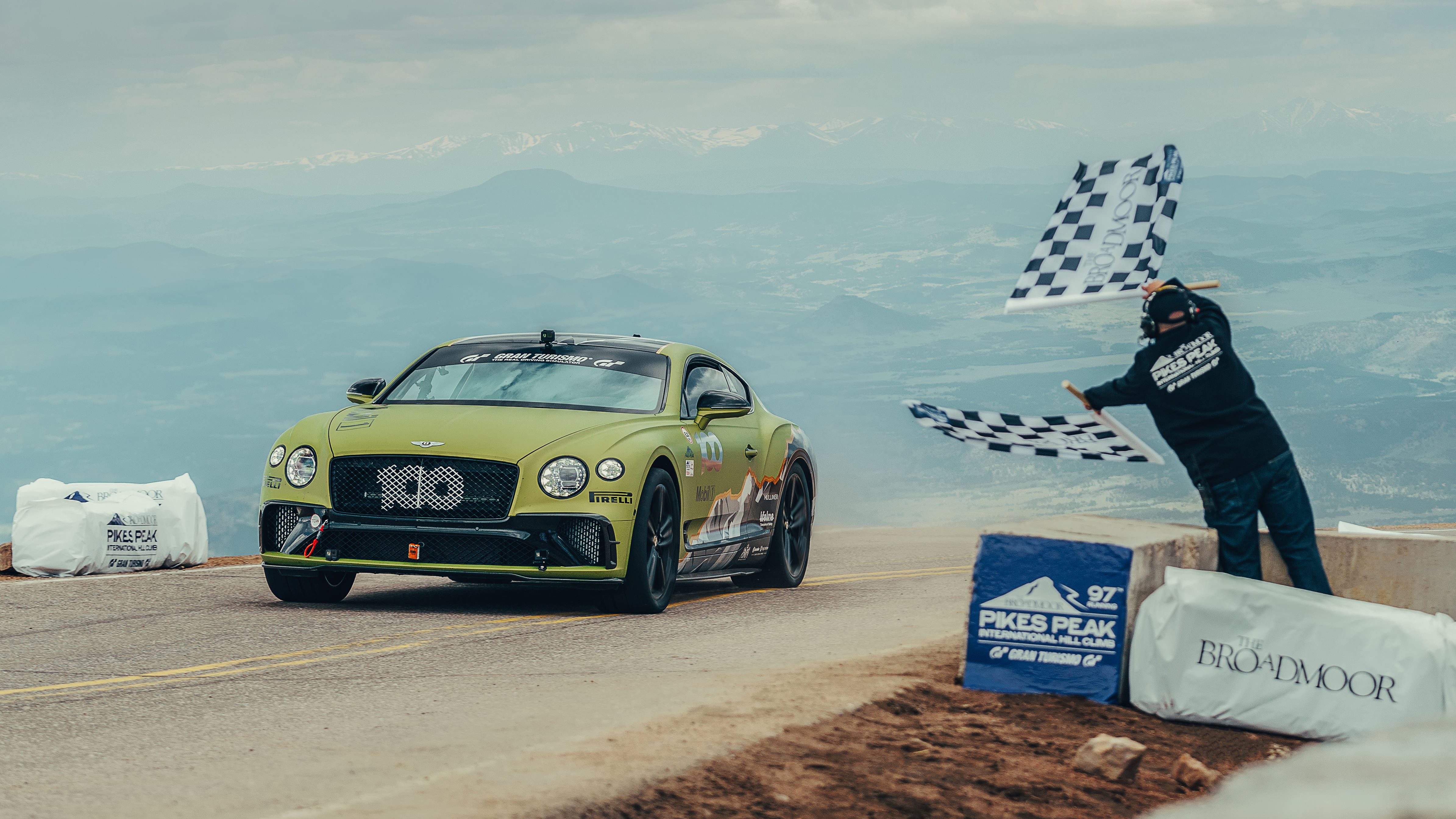 continental_gt_breaks_record_at_pikes_peak_1.jpg