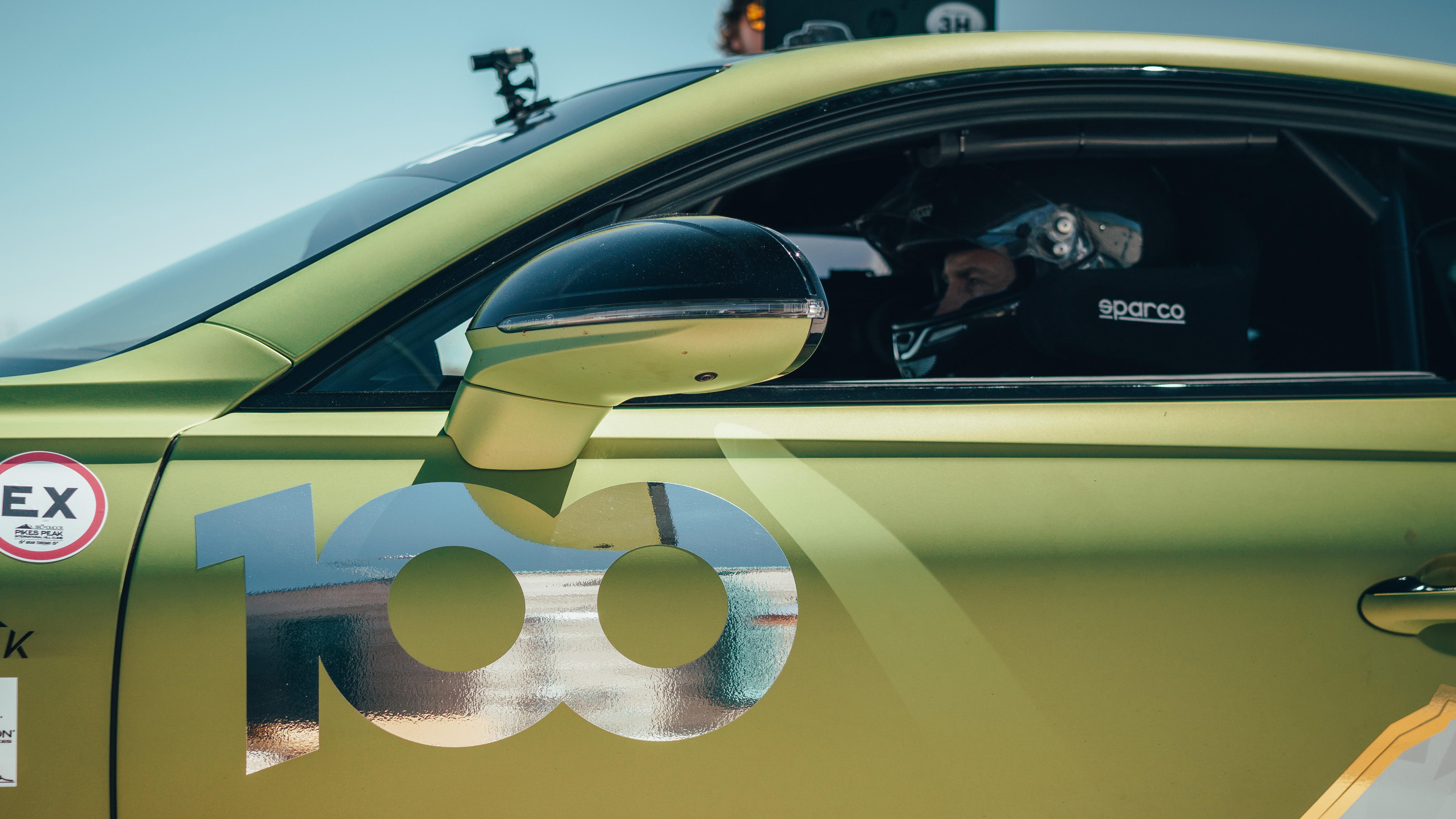 continental_gt_breaks_record_at_pikes_peak_5.jpg