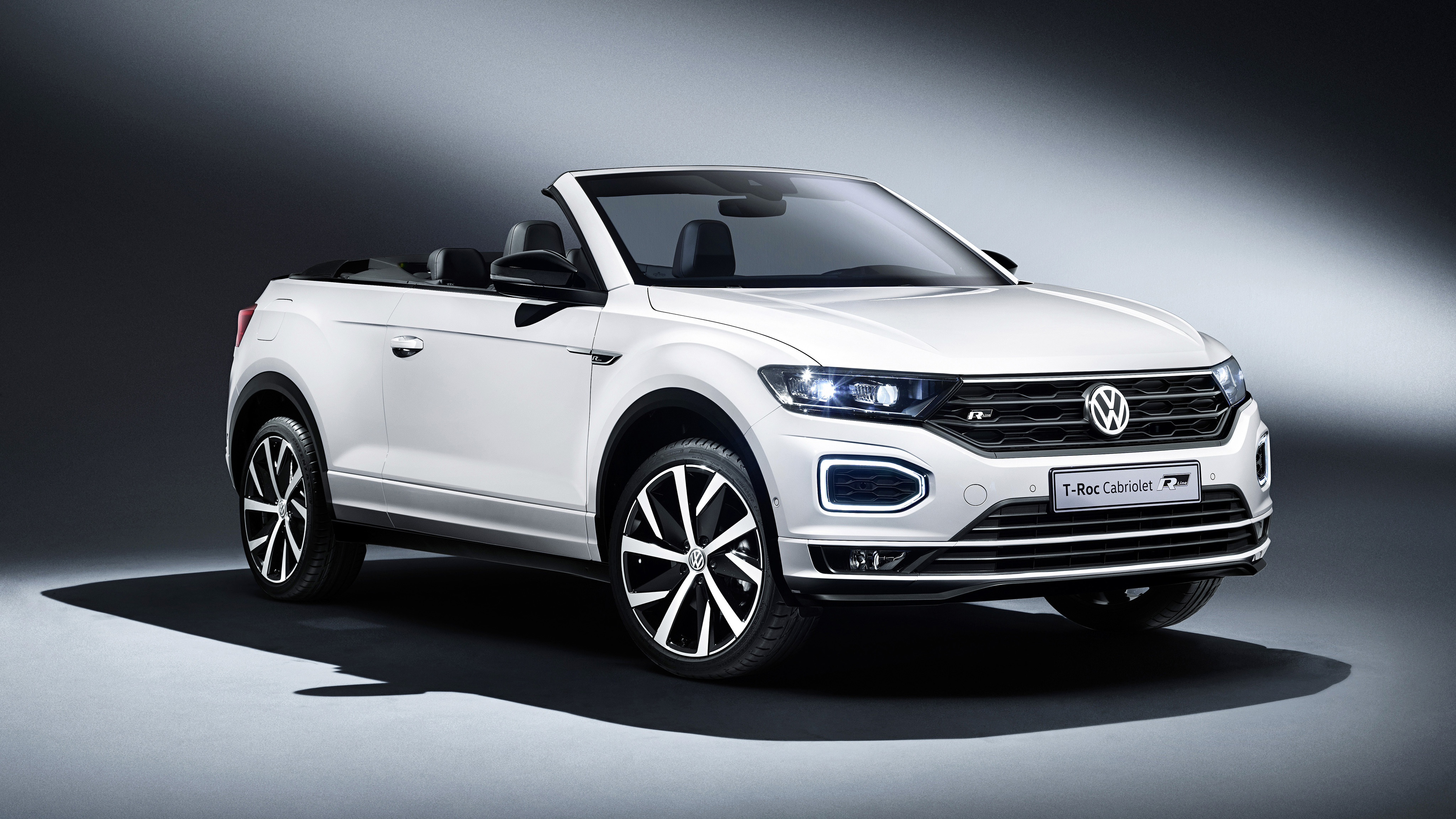 Oh no, there's a Volkswagen T-Roc convertible