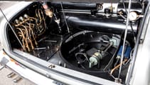 1965-aston-martin-db5-bond-car-_29.jpg