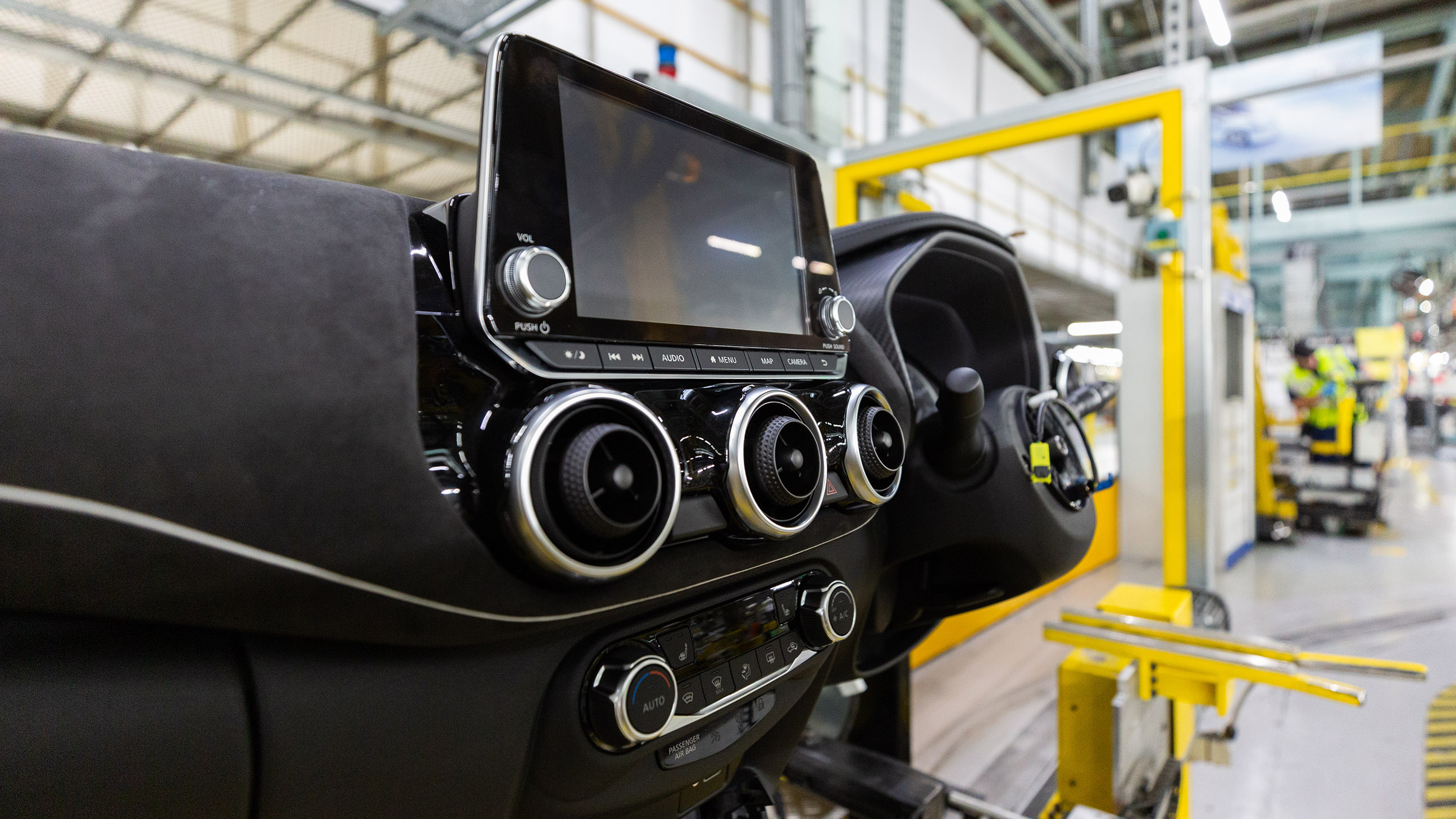 nissan_juke_production_-_final_assembly_3.jpg