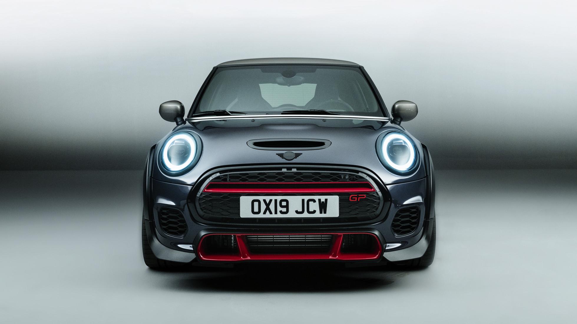 New Mini Cooper EV's overhauled interior images revealed, looks more  digitised