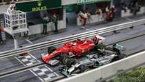 formula-1-slot-car-racetrack_2.jpg