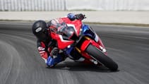 20ym_cbr1000rr-r_sp_location_marquez_riding_03_0648.jpg