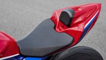 20ym_cbr1000rr-r_sp_usp_seat_161.jpg