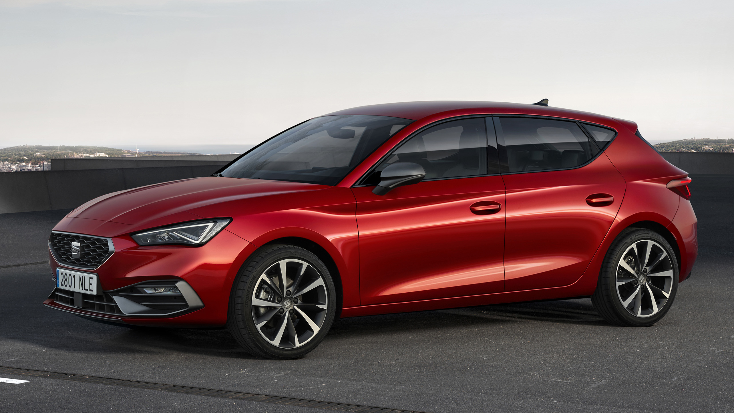 002_all-new_seat_leon_fr_desire_red.jpg
