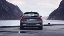 262612_the_refreshed_volvo_v90_b6_awd_cross_country_in_thunder_grey.jpg
