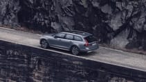 262614_the_refreshed_volvo_v90_b6_awd_cross_country_in_thunder_grey.jpg