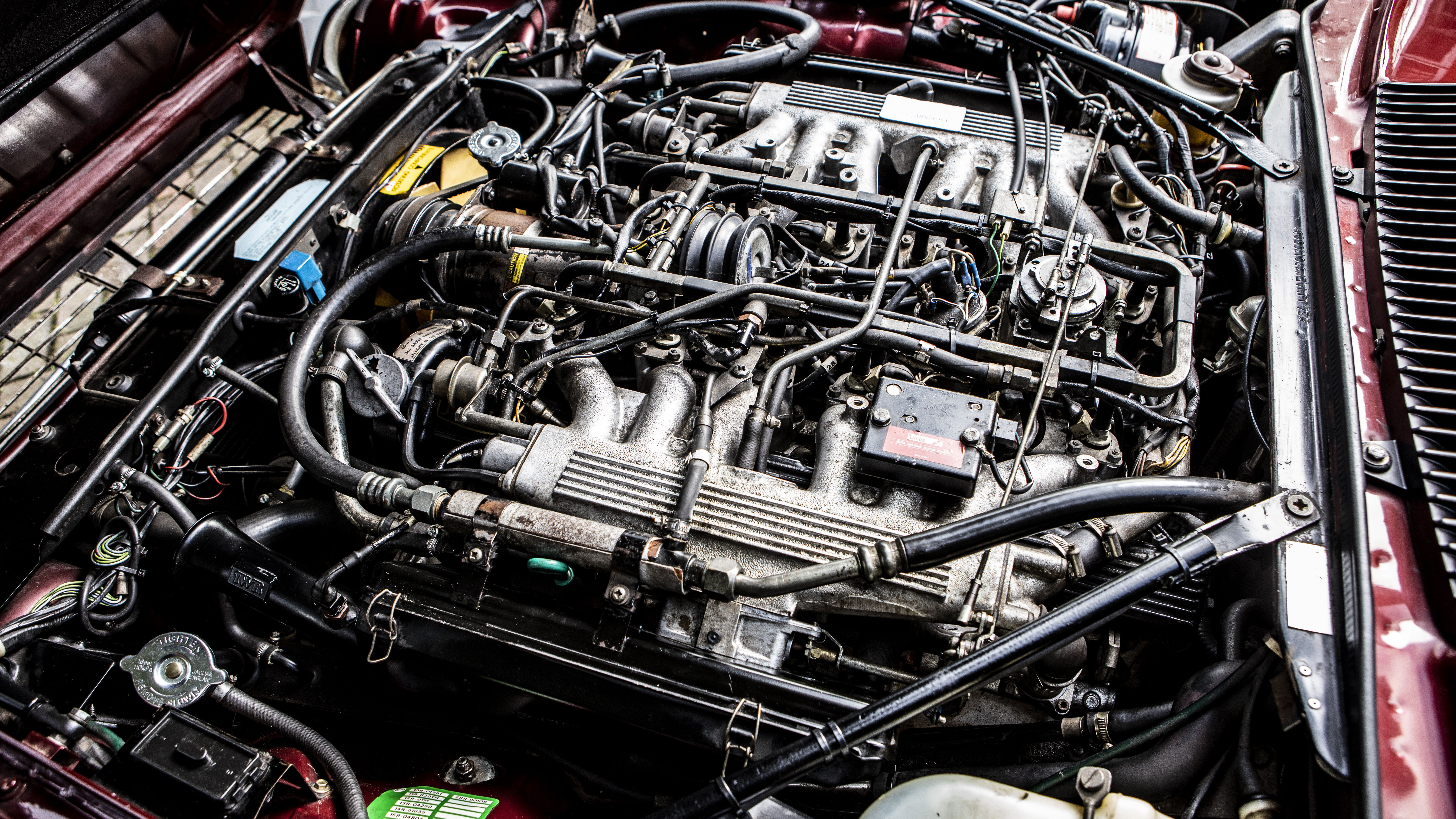 Jaguar xj12 outlet engine