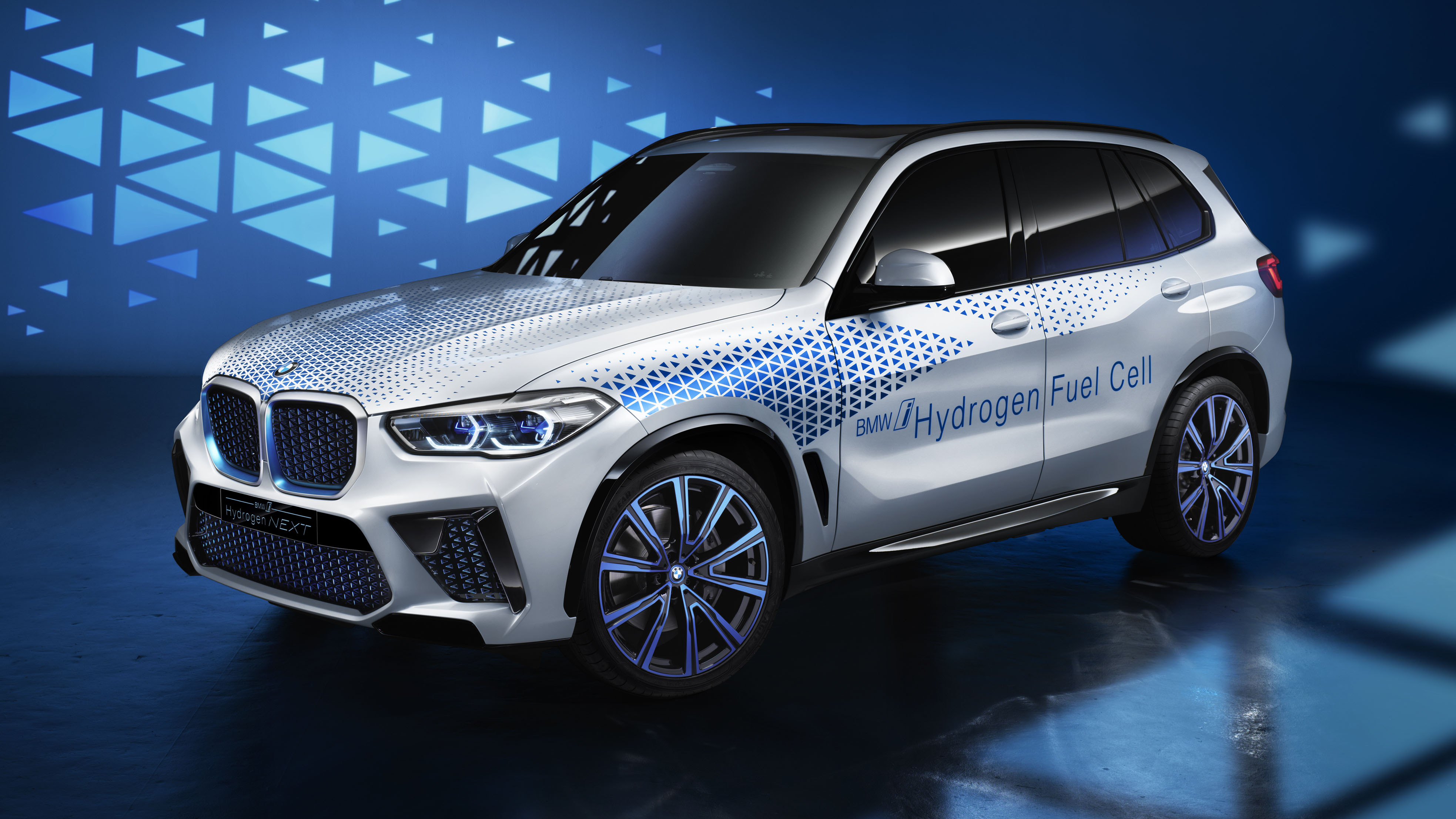 p90364751_highres_bmw-i-hydrogen-next-.jpg