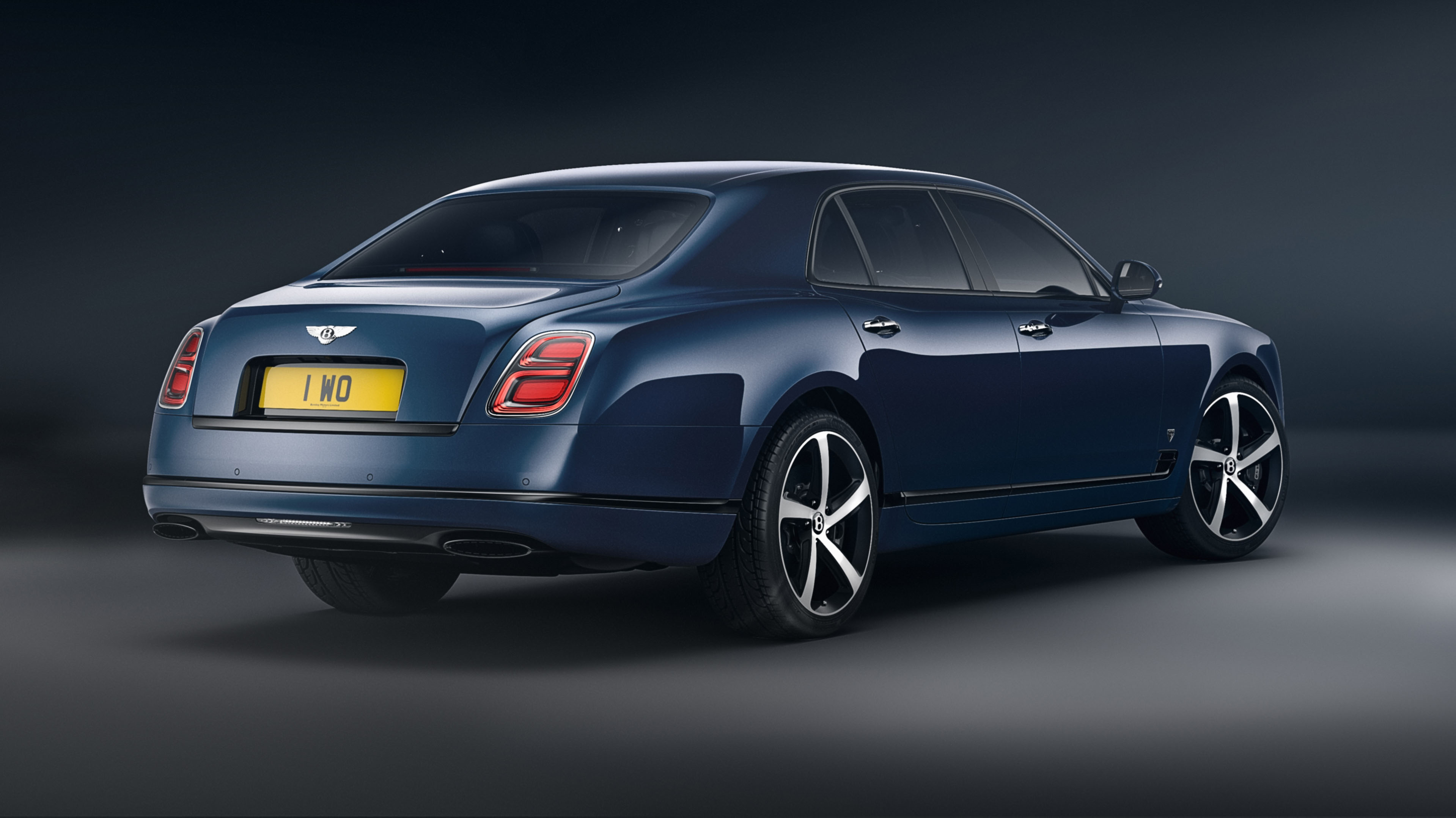 mulsanne_675_edition_-_3_rear_3qtr.jpg