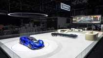 1._czingers_finsihed_geneva_international_motor_show_stand.jpg