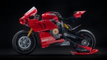 05_ducati_panigale_v4_r_lego_technic_uc154216_high.jpg