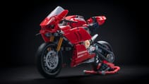 07_ducati_panigale_v4_r_lego_technic_uc154223_high.jpg