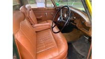 bentley_yellow_10.jpg