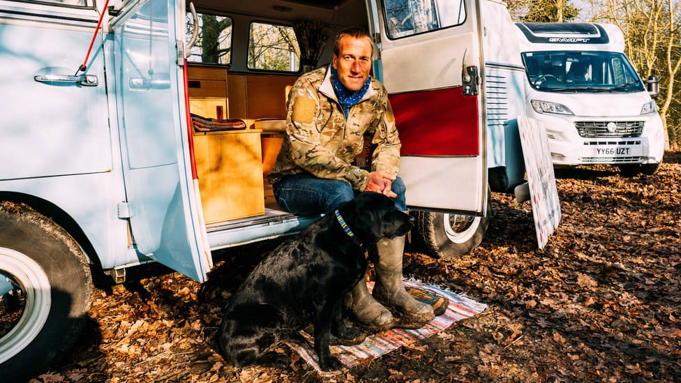 1321731_image01ben_fogle_in_spilt_screen_campervan.jpg