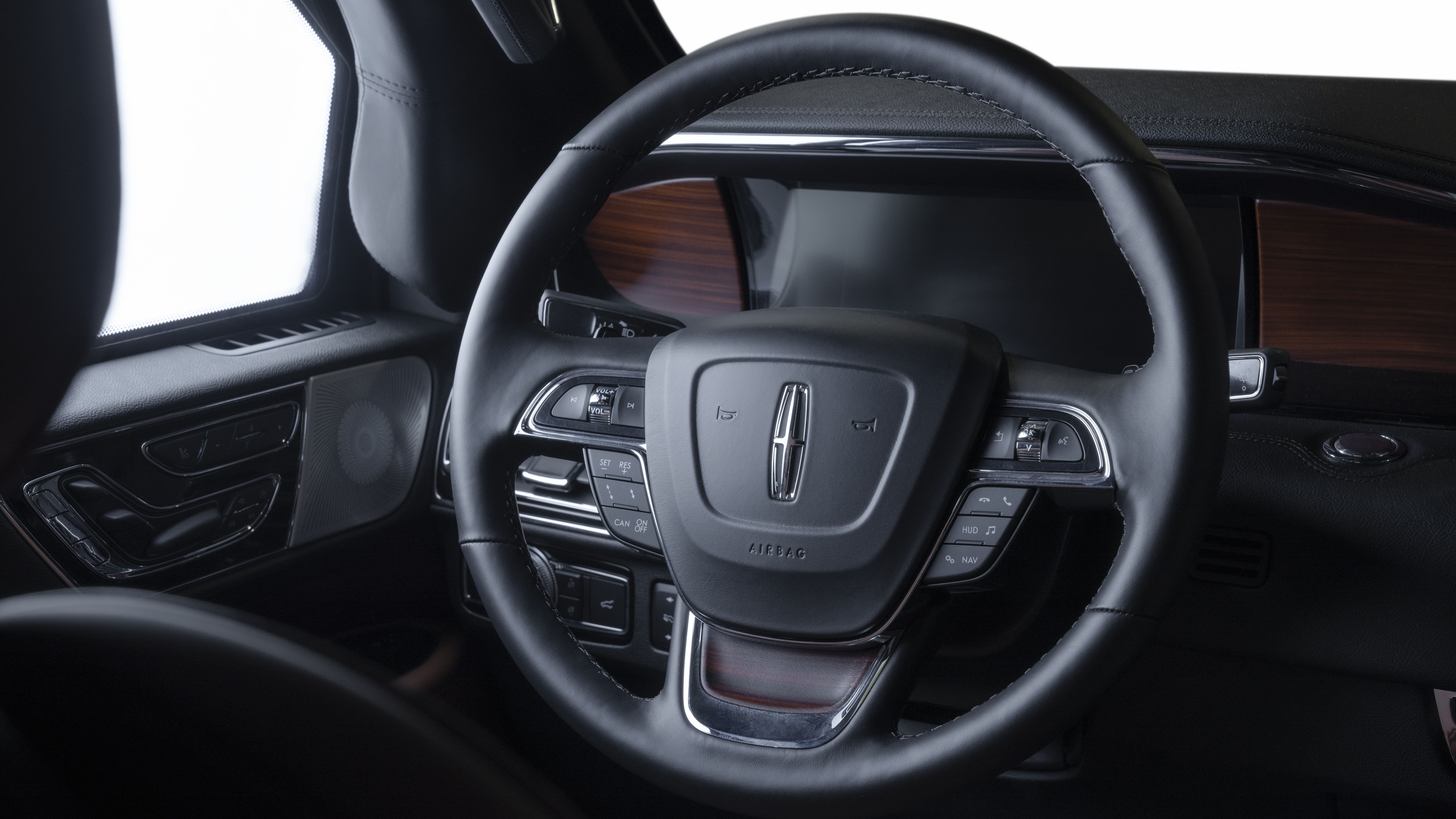 inkas_lincoln_navigator_10.jpg