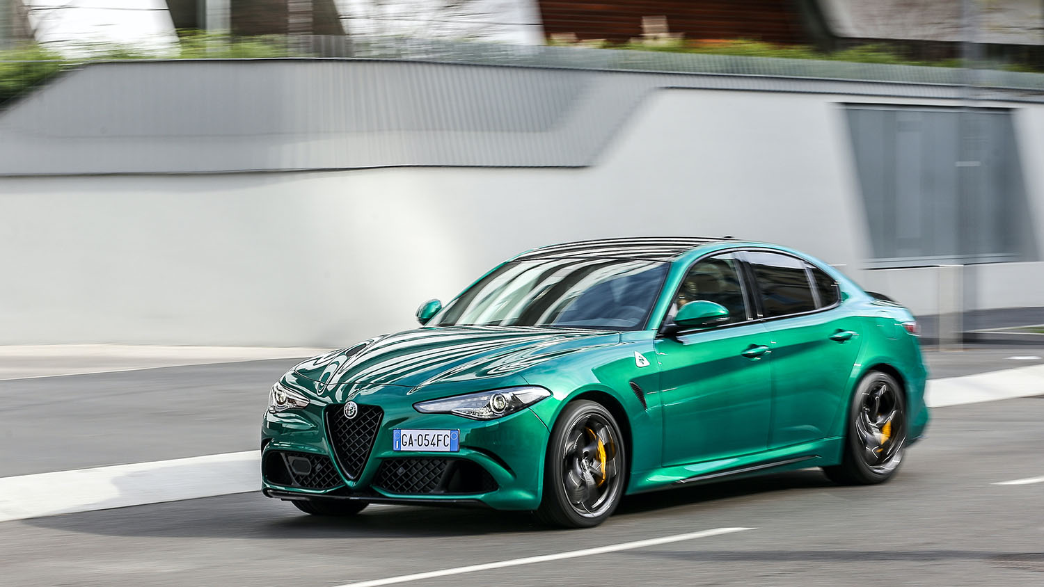 https://www.topgear.com/sites/default/files/images/news-article/carousel/2020/05/15ec7b9cef8583bb94cb67305c0f4a92/giulia_stelvio_quadrifoglio_my20_7.jpg