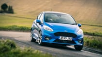 topgear_-_drives_-_fiesta_vs_208-020.jpg