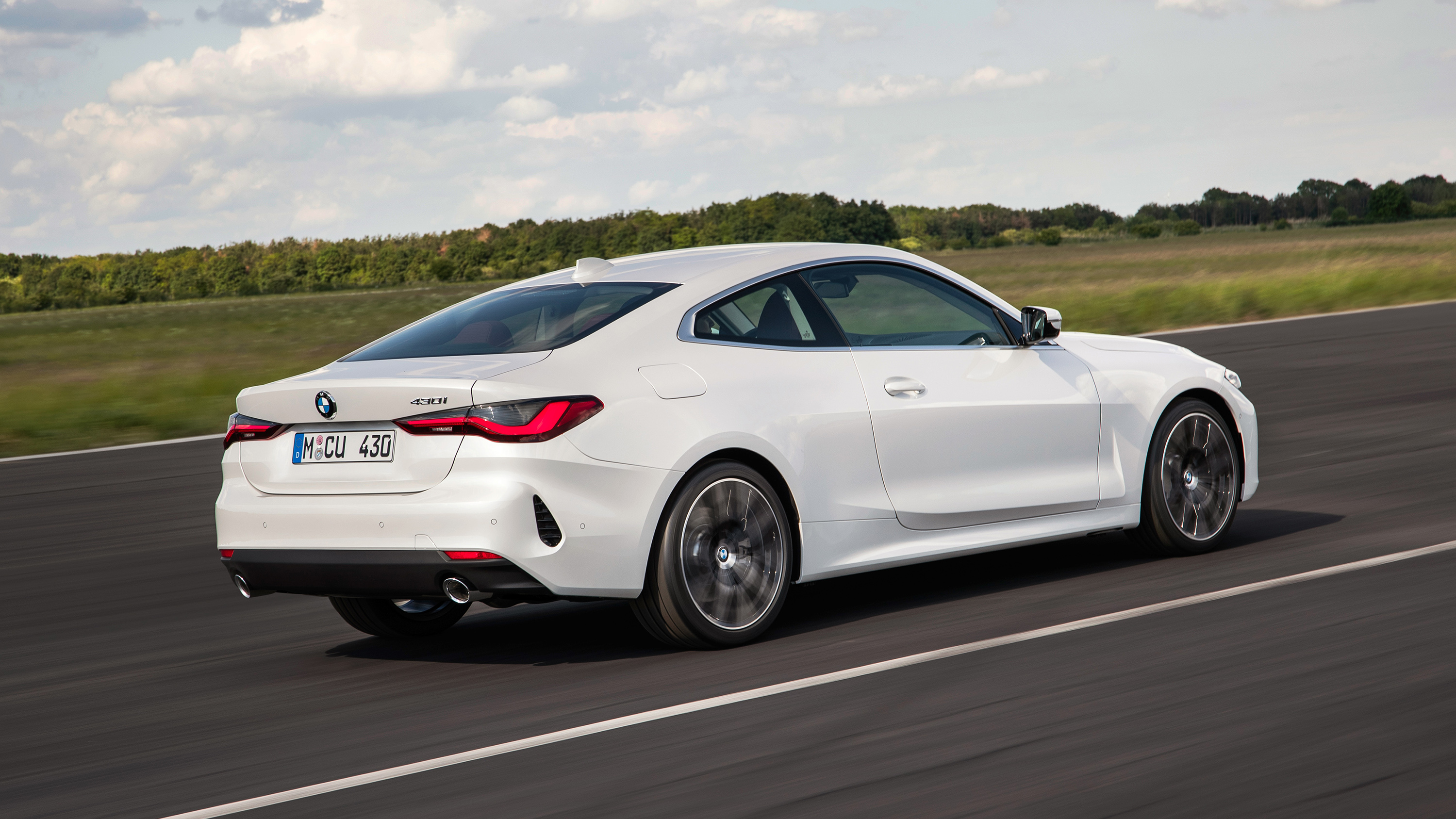 p90390674_highres_bmw-430i-coup-minera.jpg