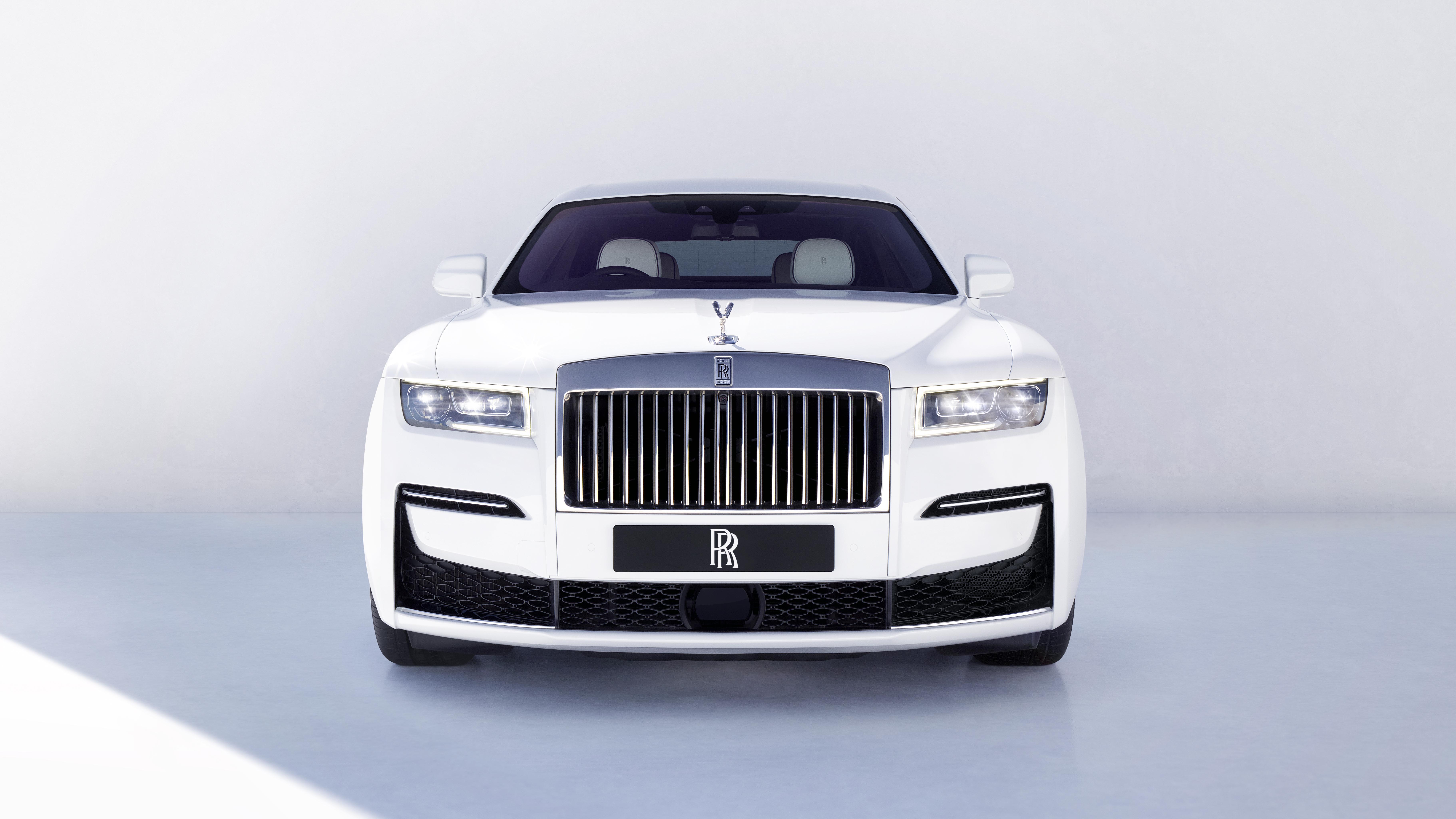 THE NEW ROLLS-ROYCE GHOST