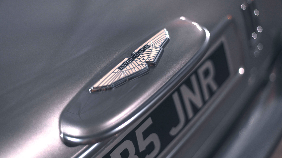 Р›РѕРіРѕС‚РёРї Aston Martin РѕР±РѕРё
