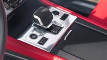 jag_f-pace_21my_12_location_interior_22_detail_150920.jpg