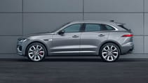 jag_f-pace_21my_31_location_static_15_side_150920.jpg