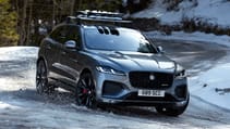 jag_f-pace_21my_41_location_driving_150920_si_007_glhd.jpg