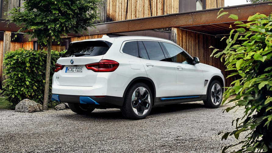 BMW’s first electric SUV costs £61,900 | Top Gear