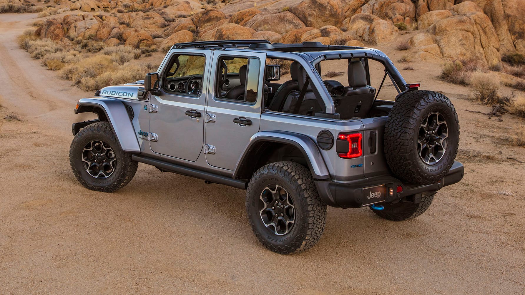 The new Jeep Wrangler 4xe is a... hybrid Top Gear
