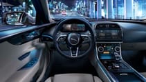 jag_xe_21my_interior_061020_a039_glhd.jpg