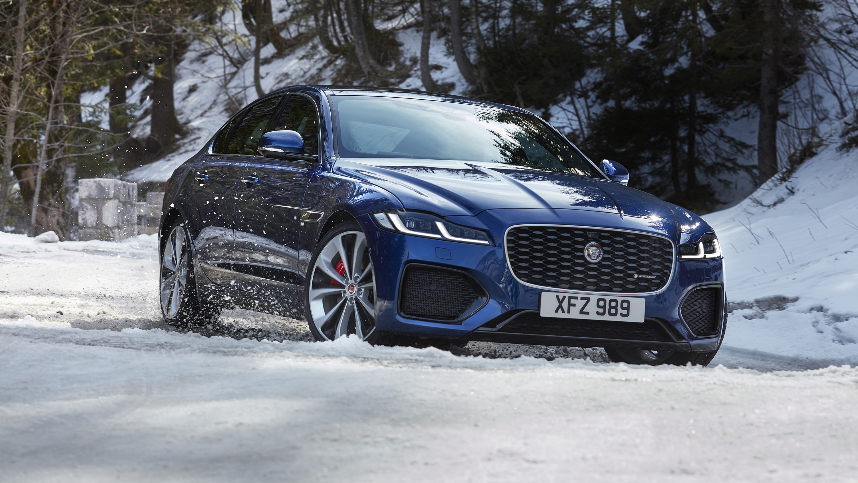 Wind Herformuleren Bel terug Jaguar's new XF is more sustainably built | Top Gear