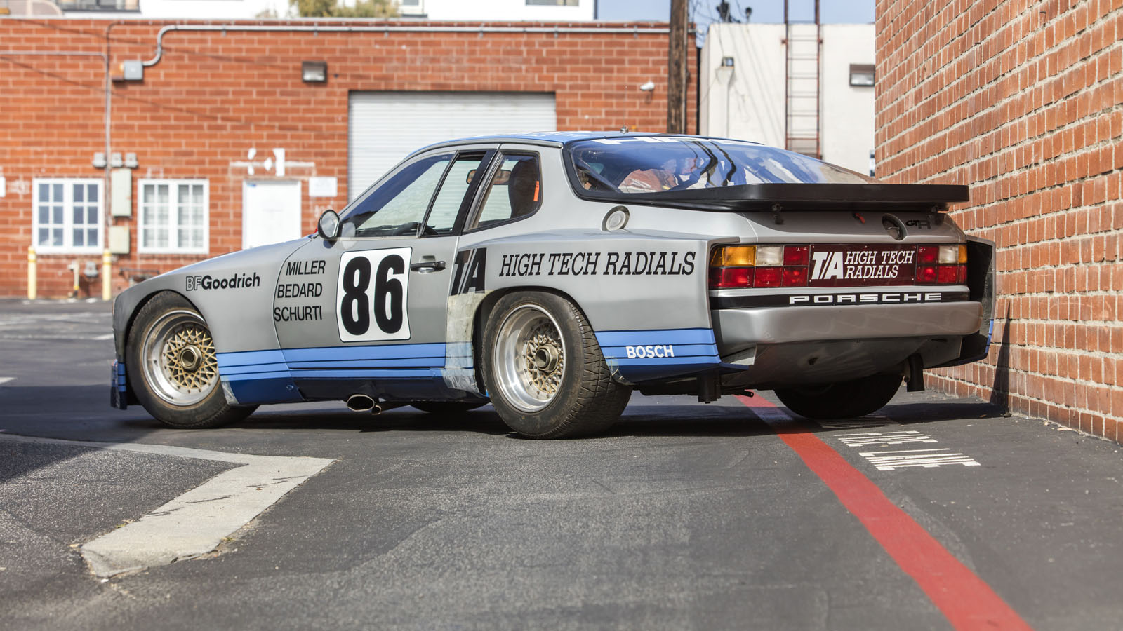 1982_porsche_924_le_mans_04.jpg