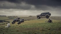 new_defender_during_rehearsals_on_set_of_nttd_01_copyright_2020_danjaq_llc_and_mgm_all_rights_reserved.jpg
