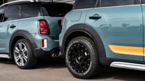 p90404990_highres_mini-cooper-s-countr.jpg