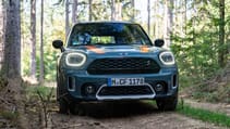 p90405000_highres_mini-cooper-s-countr.jpg