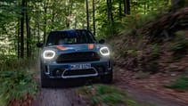 p90405007_highres_mini-cooper-s-countr.jpg