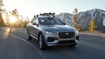 jag_f-pace_21my_location_driving_150920_us_dsf0970.jpg