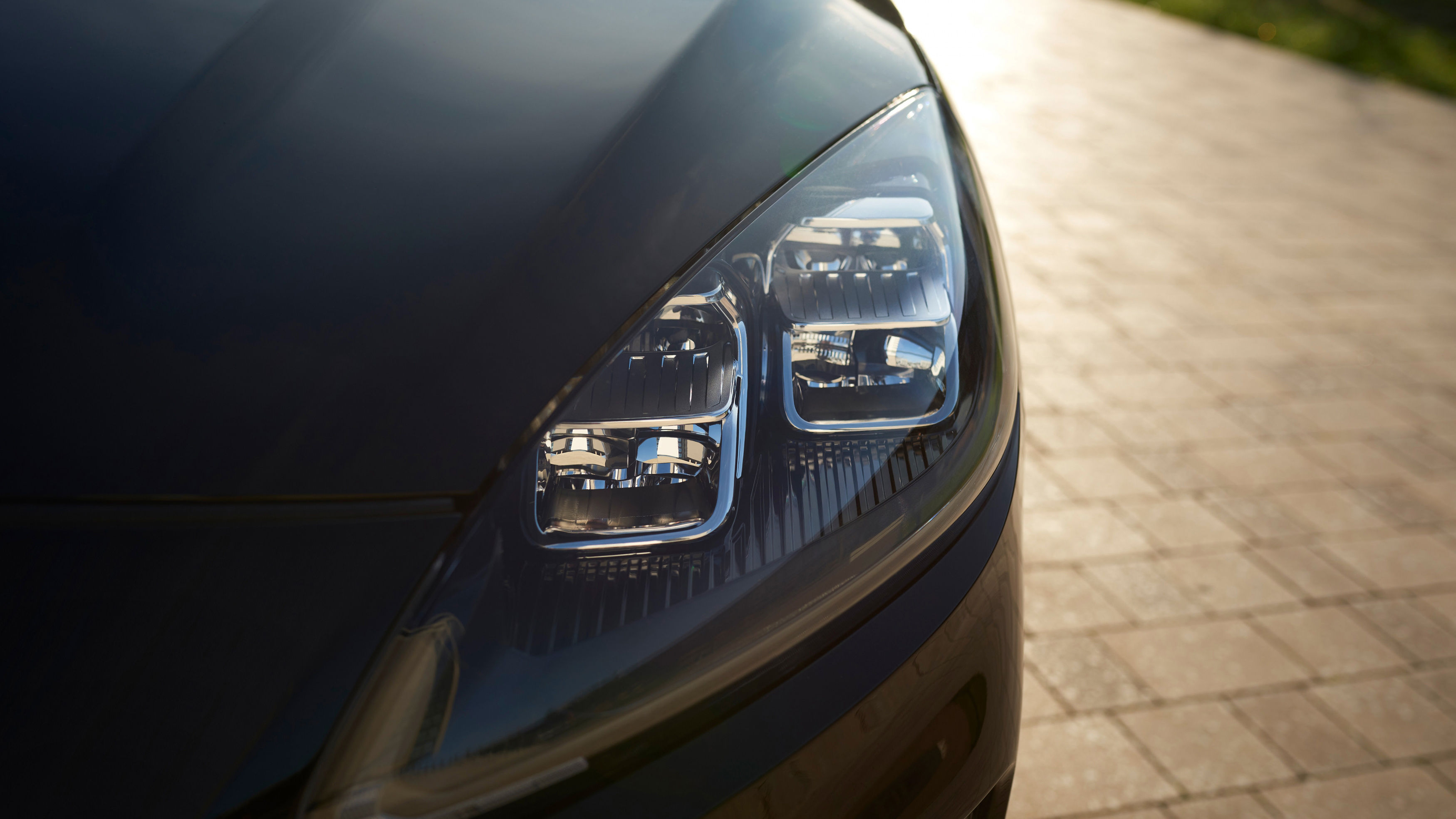 2020_ford_kuga_fhev_7.jpg