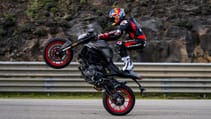 my21_ducati_monster_plus_ambience_35_uc214603_high.jpg