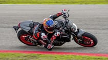 my21_ducati_monster_plus_ambience_38_uc214621_high.jpg