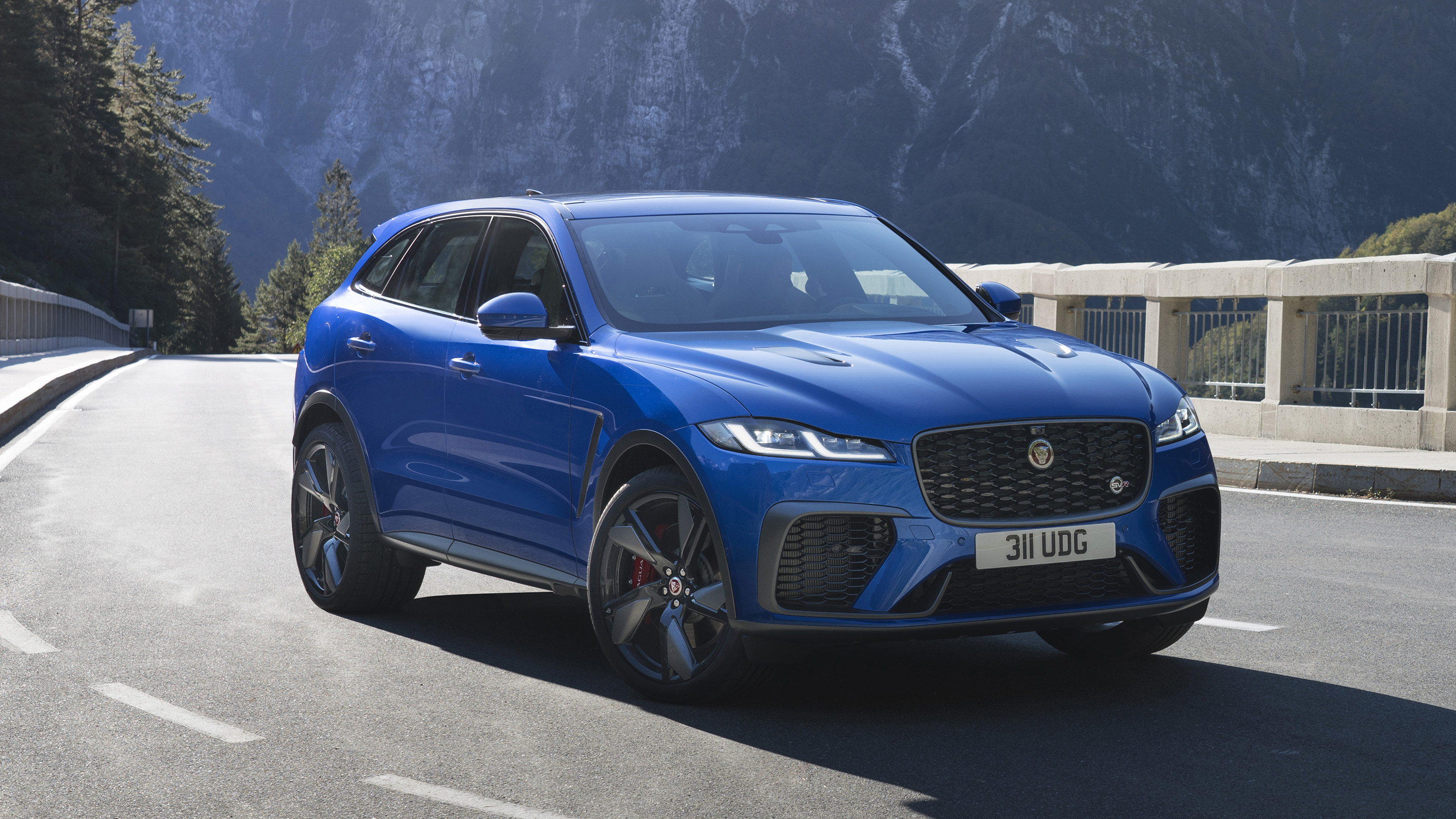 The Jaguar F Pace Svr Is Now 2mph Faster And 3 Slipperier Top Gear